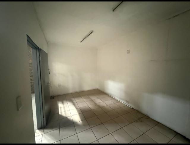 800M² WAREHOUSE TO LET IN ALRODE